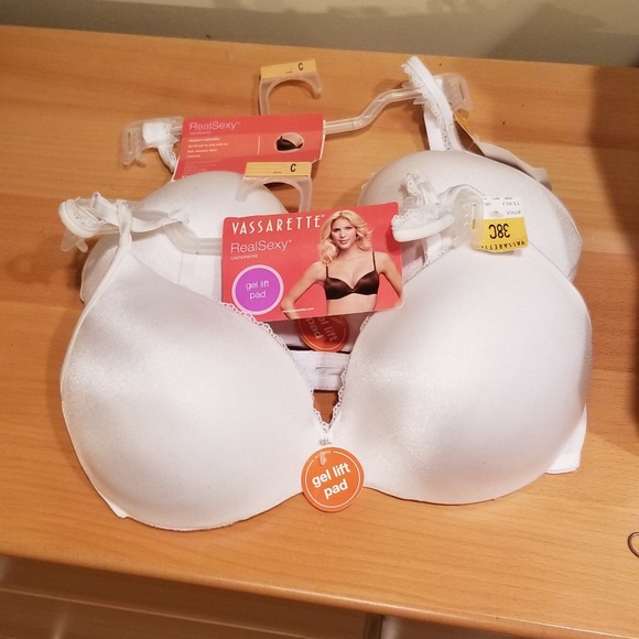 BNWT Vassarette Bra-- 38C - Picture 4 of 4